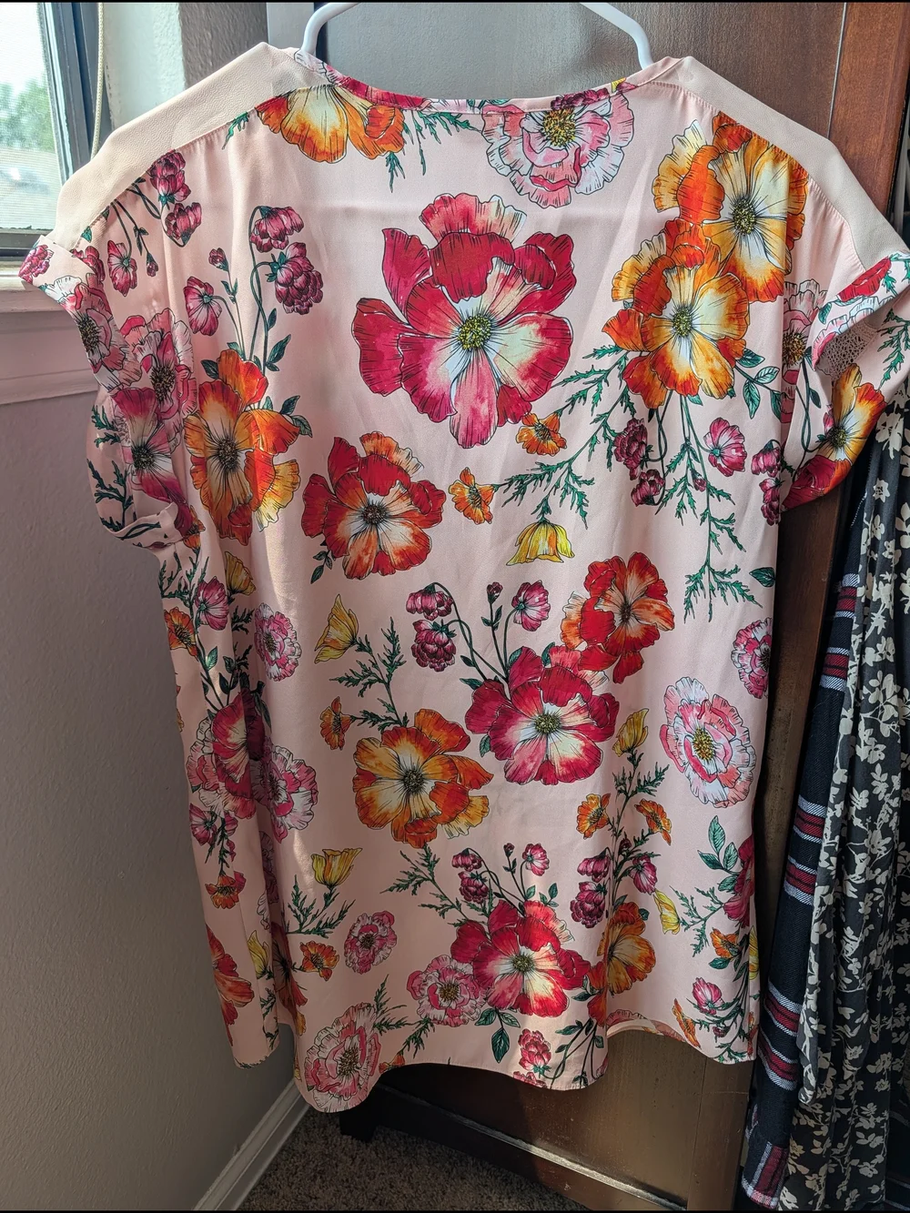 Express Pink Floral Scoop-Neck Top - Picture 3 of 3